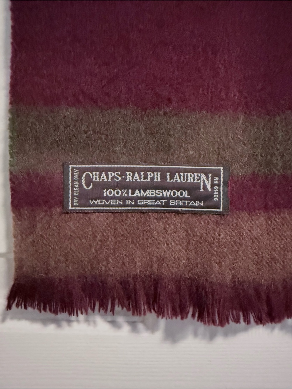 Chaps Ralph Lauren 100 % Lambswool Scarf woven in Great Britain 59”X9” Burgundy
